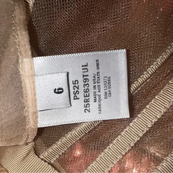 Oscar de la Renta
Sequined Scallop Dress - Picture 8 of 10